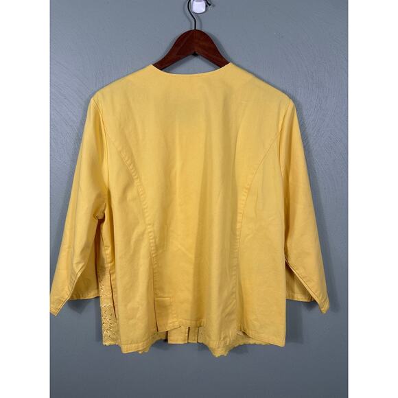Liz Claiborne Women Size XL Yellow Button Front Floral Embroidered Pocket Blouse - Picture 2 of 11